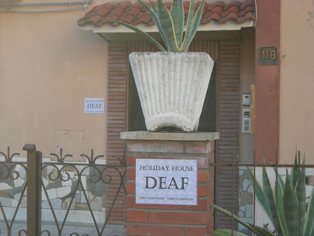 Vacanze Deaf Roma Ngoại thất bức ảnh