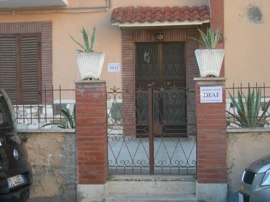 Vacanze Deaf Roma Ngoại thất bức ảnh